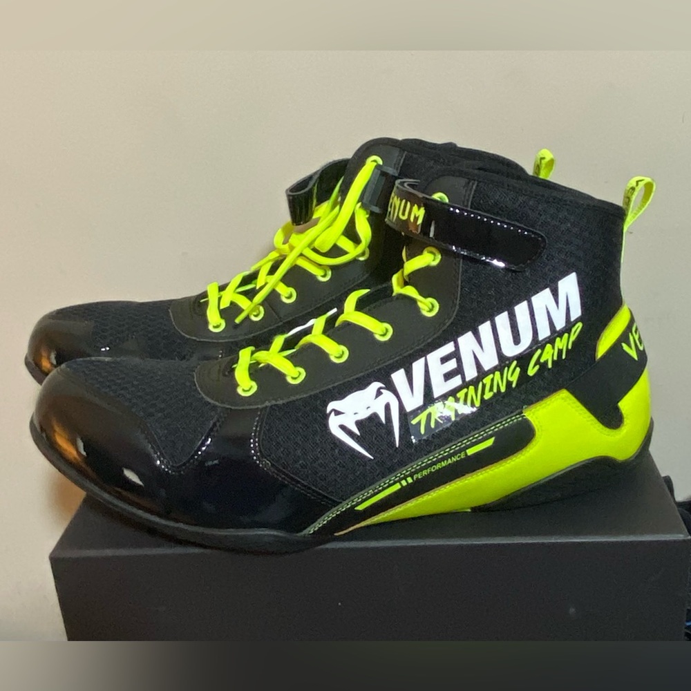 VENUM Leather Professional Boxing Shoes